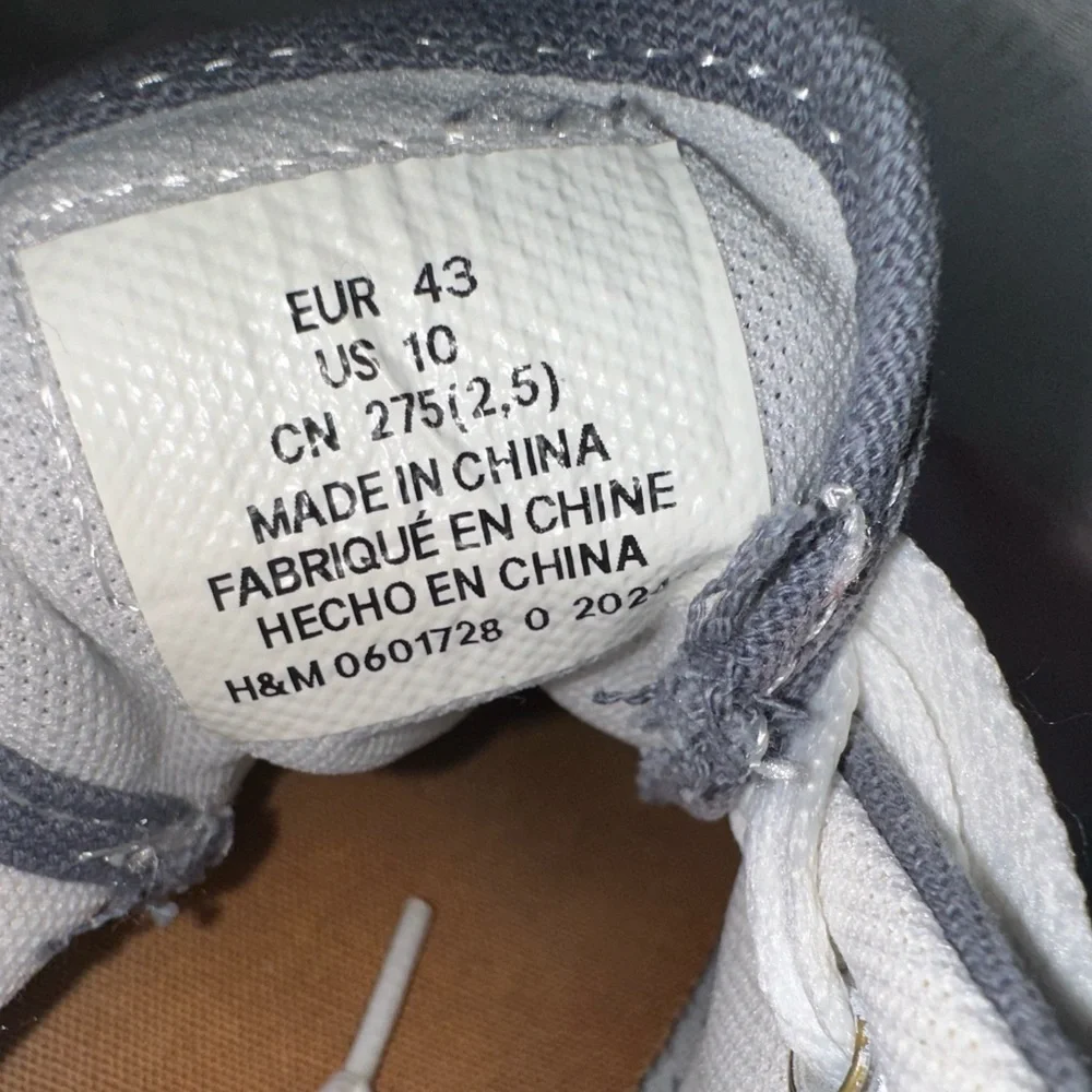 H&M Gray Men's Sneakers.    (112)